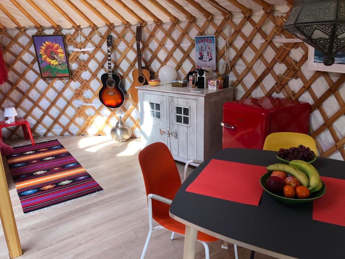 Overnachten In Luxe Yurt! * Zonnemaire